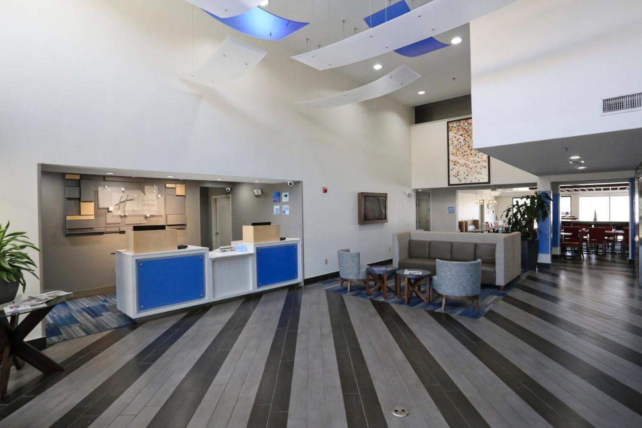 Holiday Inn Express Hotel & Suites Blythewood By Ihg Exterior photo